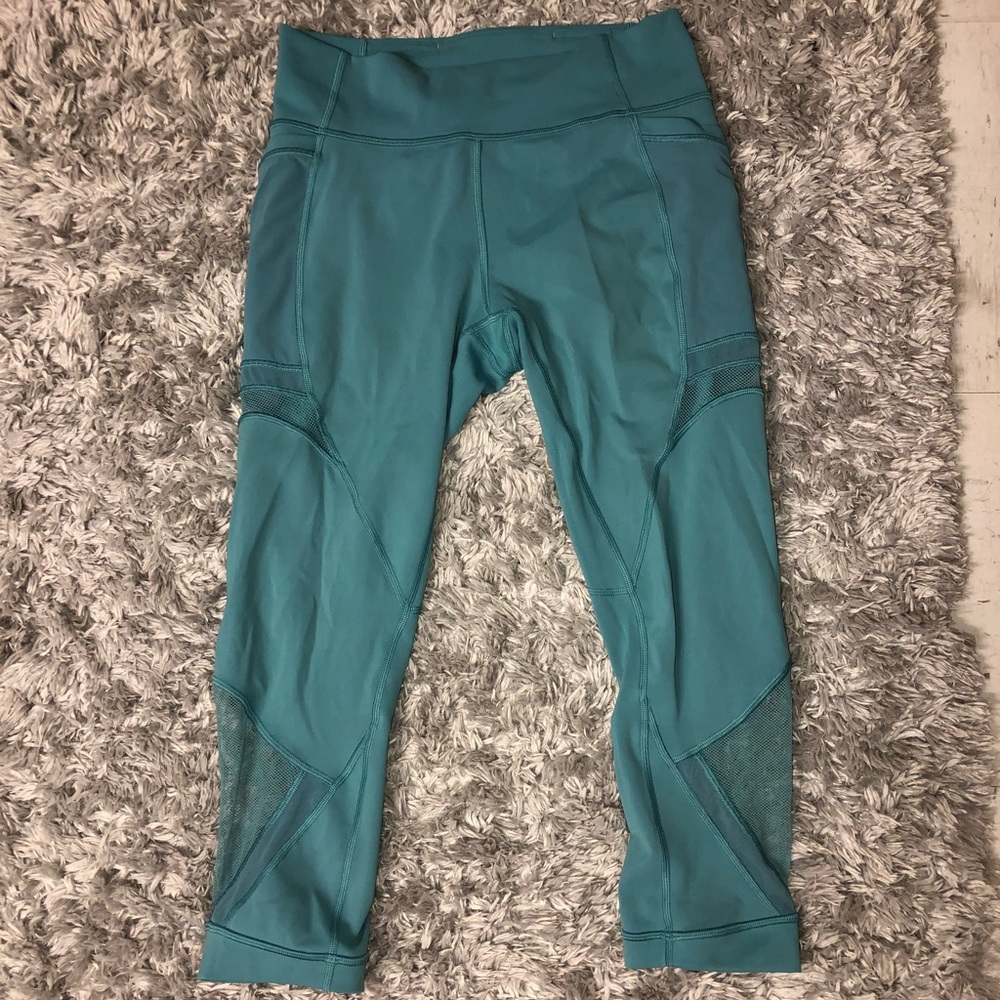 Lululemon cropped leggings with pockets
